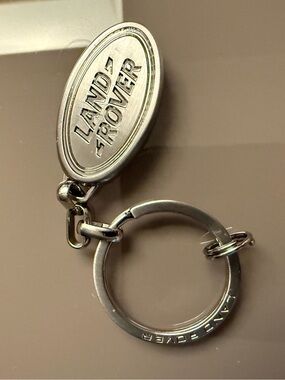 NEW Land Rover Oval Logo Silver Metal Keyring Keychain Genuine